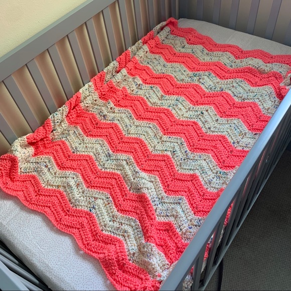 Made by Grandma - Hand Crocheted Baby Blanket - Picture 5 of 6